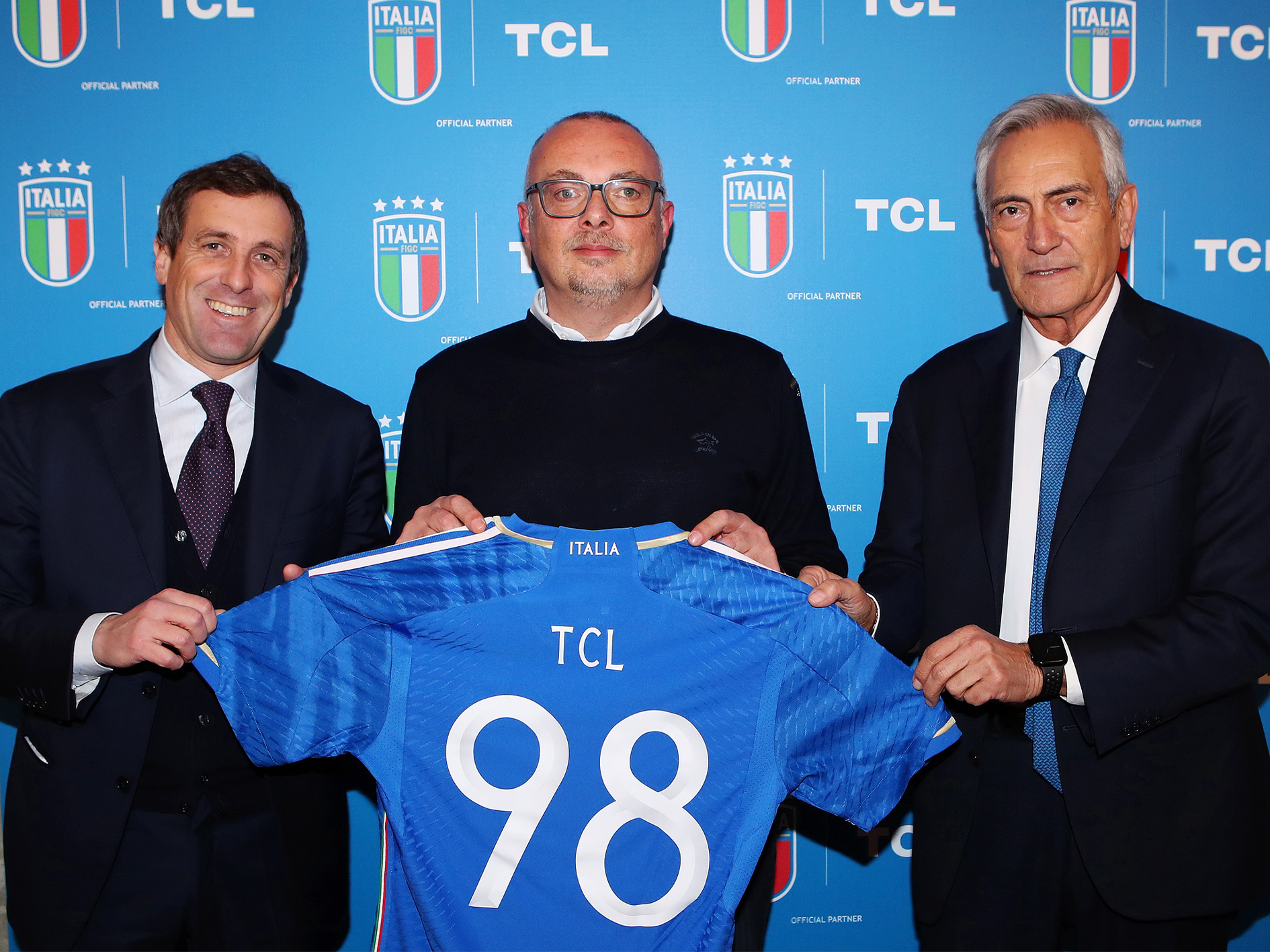 TCL devine partener oficial al echipei naționale de fotbal italiene